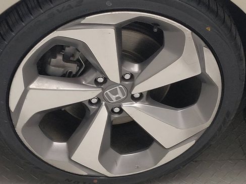 Used 2018 Honda Accord Touring image 31