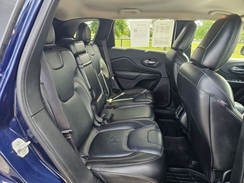 Used 2016 Jeep Cherokee Limited AWD/4WD image 12