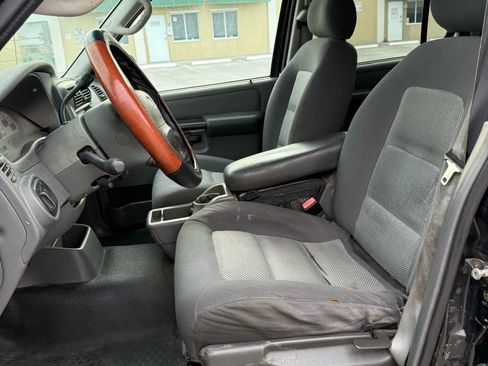 Used 2005 Ford Explorer Sport Trac XLT image 9