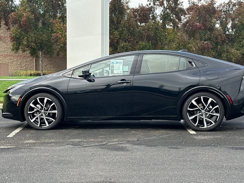 Certified 2024 Toyota Prius Prime Premium image 8