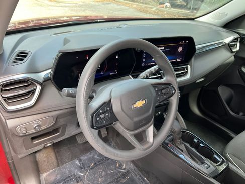 Used 2025 Chevrolet TrailBlazer LT image 29