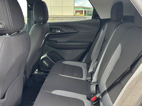 Used 2024 Chevrolet TrailBlazer LS w/ LS Convenience Package FWD image 31