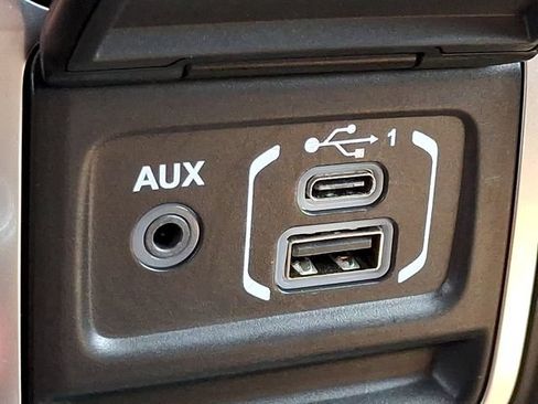 Used 2020 Jeep Gladiator Rubicon AWD/4WD image 32