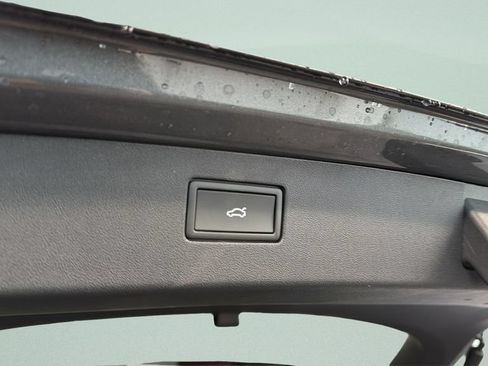 New 2026 Volkswagen Tiguan SE R-Line FWD image 31