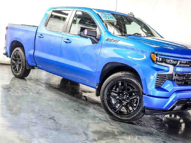 Used 2025 Chevrolet Silverado 1500 RST AWD/4WD image 5