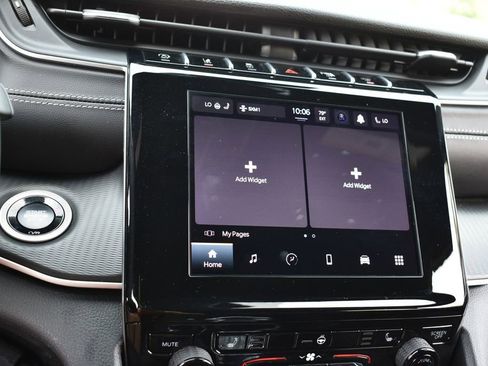 Used 2025 Jeep Grand Cherokee L Laredo w/ Luxury Tech Group I AWD/4WD image 17