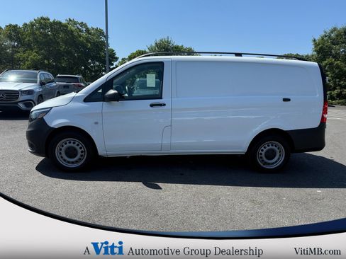 Used 2023 Mercedes-Benz Metris image 5
