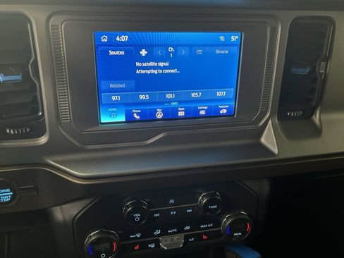 Used 2023 Ford Bronco Outer Banks image 18