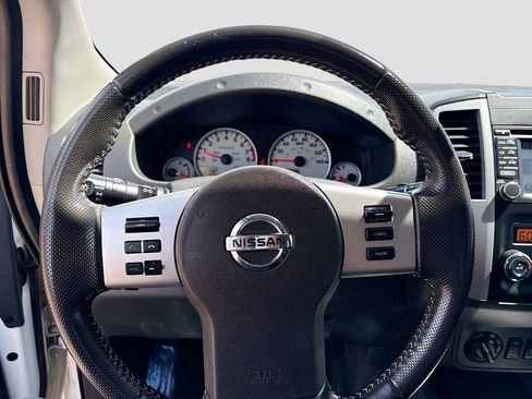 Used 2020 Nissan Frontier PRO-4X w/ Pro-4x Utility Package AWD/4WD image 11