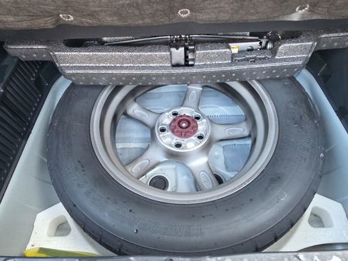 Used 2021 Toyota Venza XLE w/ Softex Package image 38