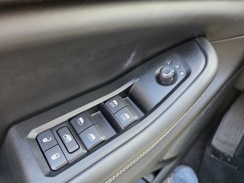 Used 2023 Jeep Grand Cherokee Laredo AWD/4WD image 8