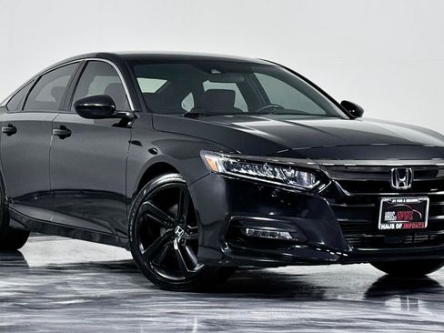 Used 2019 Honda Accord Sport image 2