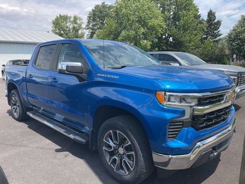 Used 2023 Chevrolet Silverado 1500 LT w/ Protection Package AWD/4WD image 2