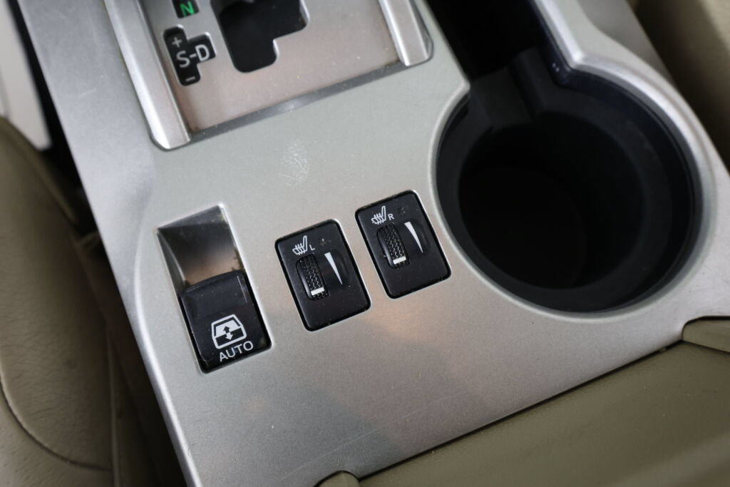 Used 2013 Toyota 4Runner SR5 w/ Premium Pkg AWD/4WD image 38