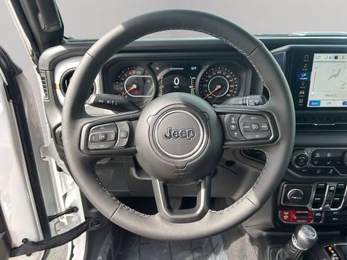 New 2025 Jeep Gladiator Willys image 10