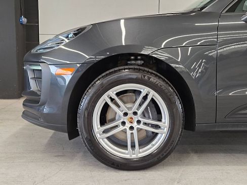 Certified 2026 Porsche Macan AWD/4WD image 9