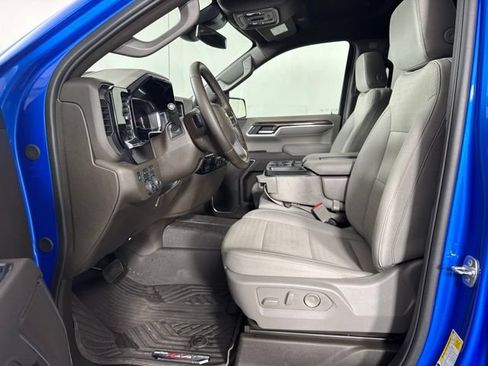 Used 2025 Chevrolet Silverado 1500 LT AWD/4WD image 11