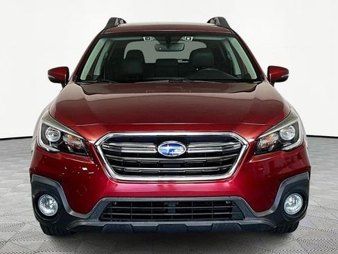 Used 2018 Subaru Outback 2.5i Limited image 3