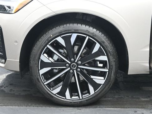 New 2026 Volvo XC60 B5 Ultra w/ Protection Package Premier image 30