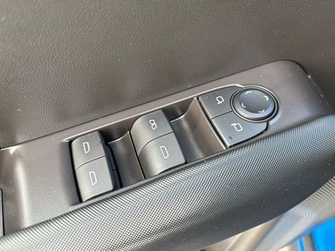 Used 2024 Chevrolet Colorado Z71 w/ Z71 Convenience Package 2 image 16