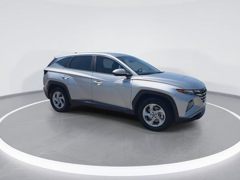 Certified 2024 Hyundai Tucson SE FWD image 2