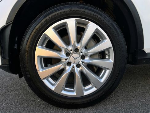 Used 2021 Mercedes-Benz GLC 300 4MATIC image 10