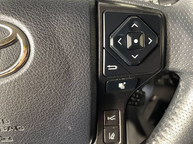 Used 2020 Toyota 4Runner TRD Off-Road Premium AWD/4WD image 13