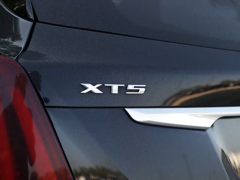Used 2021 Cadillac XT5 Premium Luxury AWD/4WD image 36