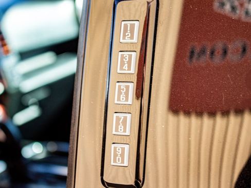 Used 2017 Ford F150 XLT w/ Equipment Group 302A Luxury image 11