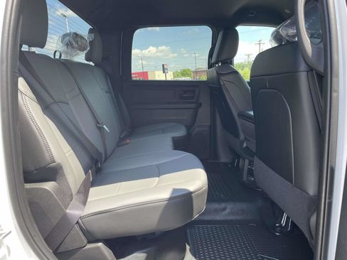 New 2026 RAM 2500 Tradesman w/ Chrome Appearance Group AWD/4WD image 16
