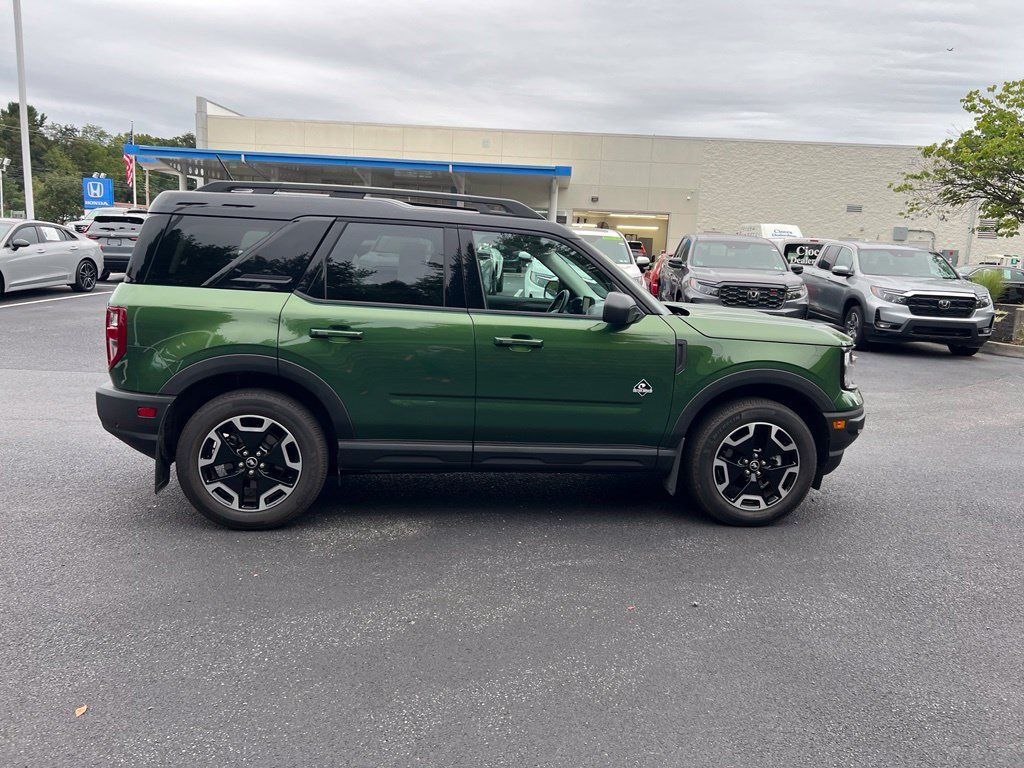 Used 2024 Ford Bronco Sport Outer Banks AWD/4WD image 3