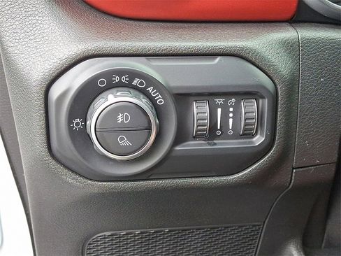 Used 2020 Jeep Gladiator Rubicon image 25