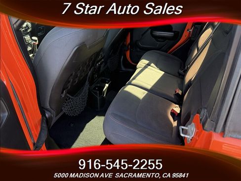 Used 2018 Jeep Wrangler Unlimited Rubicon w/ Dual Top Group image 31