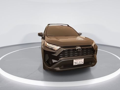 Used 2025 Toyota RAV4 LE AWD/4WD image 3