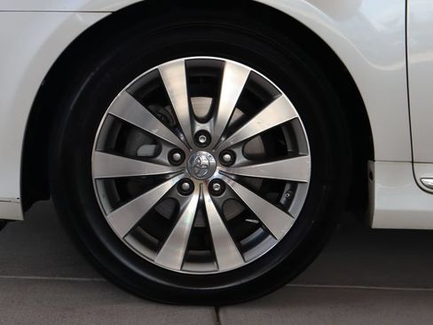 Used 2011 Toyota Avalon Limited FWD image 5