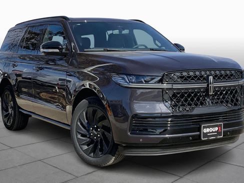 New 2025 Lincoln Navigator Reserve w/ Jet Appearance Package AWD/4WD image 2