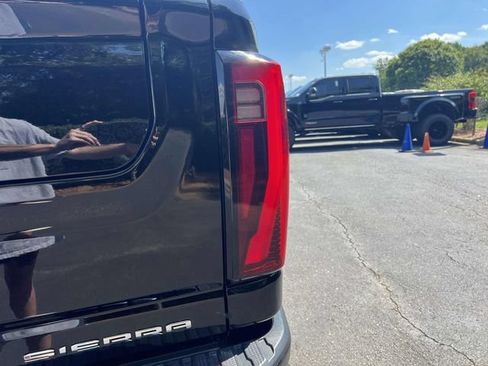 Used 2024 GMC Sierra 2500 Denali Ultimate AWD/4WD image 28