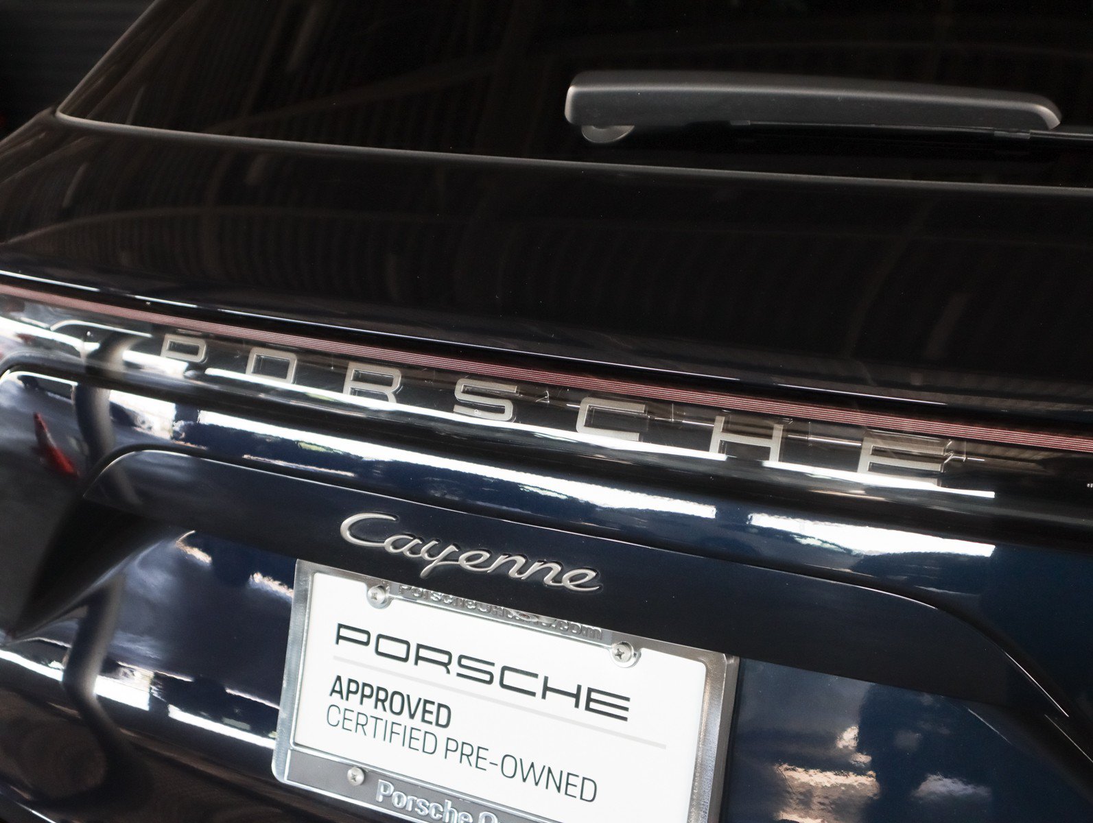 Certified 2023 Porsche Cayenne Platinum Edition AWD/4WD image 33