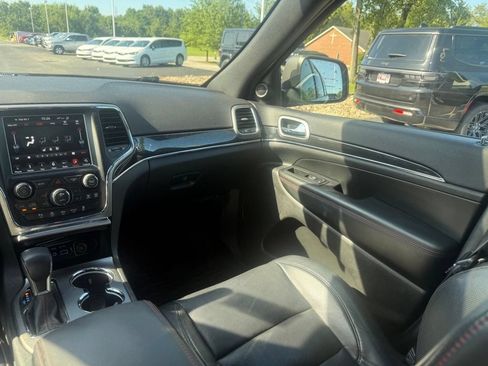Used 2018 Jeep Grand Cherokee Trailhawk w/ Trailhawk Luxury Group AWD/4WD image 39