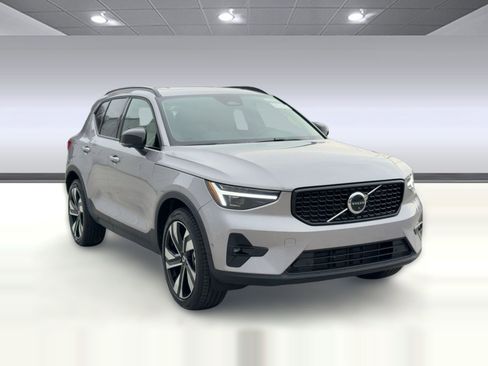New 2026 Volvo XC40 B5 Ultra w/ Climate Package image 7