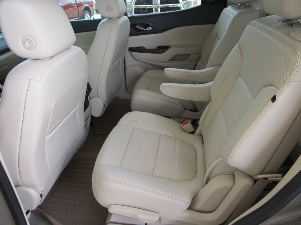 Used 2023 GMC Acadia Denali w/ Denali Ultimate Package FWD image 23