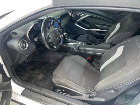 Used 2016 Chevrolet Camaro LT w/ Technology Package image 10