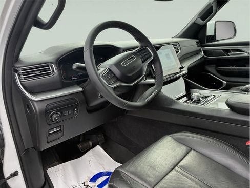 Used 2022 Jeep Wagoneer Series II AWD/4WD image 22