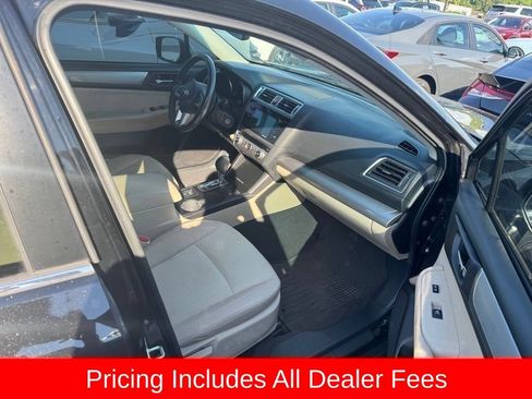 Used 2017 Subaru Outback 2.5i Premium w/ Popular Package #2 AWD/4WD image 4