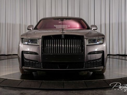 Used 2022 Rolls-Royce Ghost Black Badge image 3