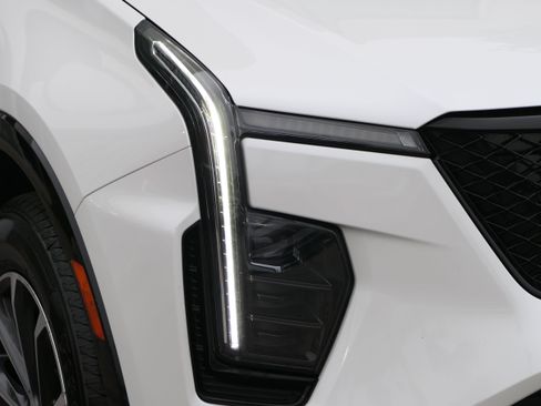 Certified 2024 Cadillac XT4 Sport FWD image 10