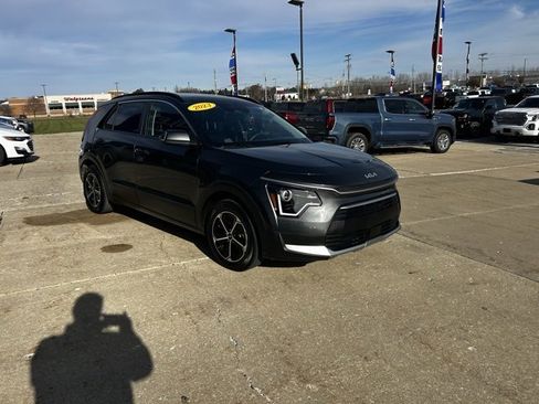 Used 2023 Kia Niro EX image 7