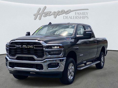 Used 2025 RAM 2500 Big Horn AWD/4WD image 10