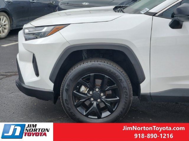 Used 2025 Toyota RAV4 LE FWD image 9
