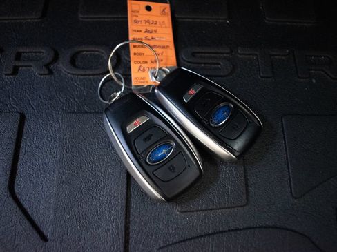 Used 2024 Subaru Crosstrek 2.5i Limited AWD/4WD image 27